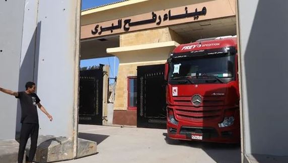 الاحتلال الإسرائيلي يسمح بدخول الوقود إلى قطاع غزة غدا السبت