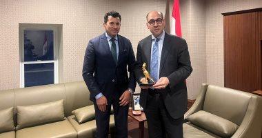 وزير الشباب والرياضة يلتقي نائب رئيس جامعة أوتاوا الكندية