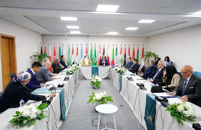 رئيس أكاديمية العلوم والتكنولوجيا يستقبل وفد البرلمان العربي بالعلمين الجديدة