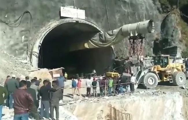 توقف جهود الإنقاذ بنفق شمالي الهند إثر مخاوف من حدوث انهيار آخر