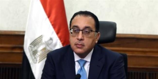 رئيس الوزراء يبدأ جولة تفقدية بعدد من مصانع مدينتي العبور والعاشر من رمضان