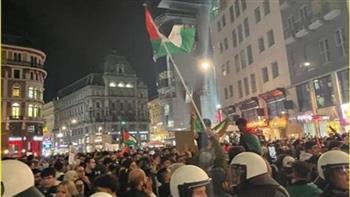 مسيرة حاشدة في فيينا للتنديد بالهجمات الإسرائيلية على مدارس ومستشفيات غزة