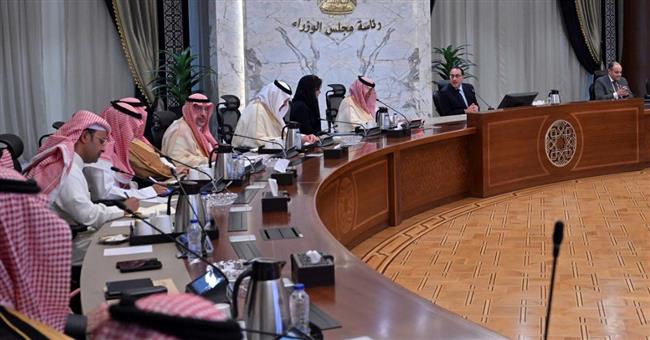 رئيس الوزراء يلتقي وزير التجارة السعودي والوفد المرافق له