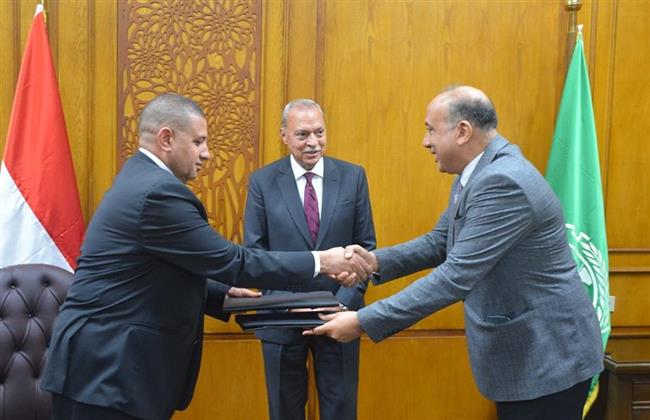 القليوبية .. توقيع عقدي إنشاء محطتي وقود لتموين السيارات بـ الغاز الطبيعي