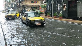   سقوط أمطار غزيرة على الإسكندرية تزامنا مع نوة " المكنسة "