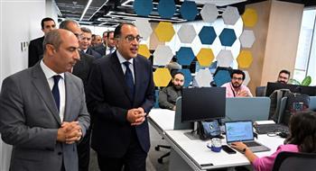 رئيس الوزراء يتفقد ويفتتح عددًا من الشركات العالمية العاملة في مصر 