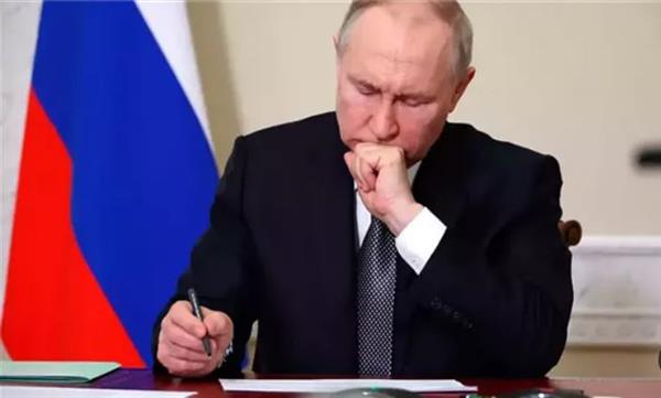 بوتين يوقع قانونا بسحب تصديق روسيا على معاهدة حظر التجارب النووية