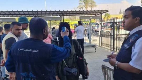 استمرار وصول الدفعات المتتالية من مزدوجي الجنسية ودخولهم مصر