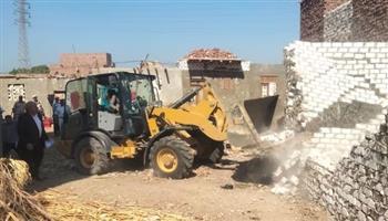 محافظ سوهاج: حملة مكبرة بمركز أخميم وإزالة ٧ حالات تعدي على أراضي زراعية