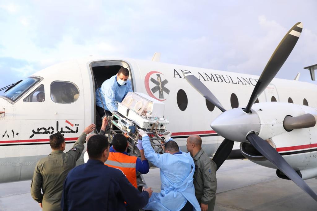 غزة .. الإسعاف الطائر ينقل 12 من الأطفال المبتسرين إلى مستشفى العاصمة الإدارية