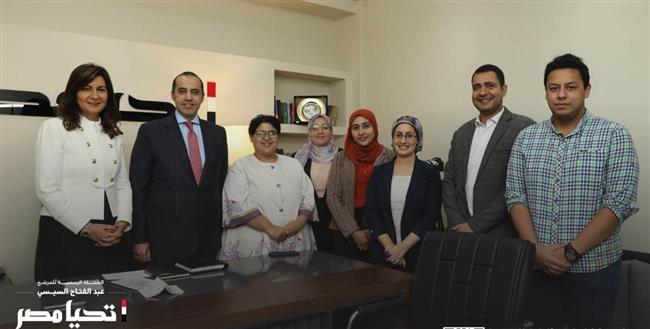 الحملة الرسمية للمرشح الرئاسي عبد الفتاح السيسي تستقبل السفيرة نبيلة مكرم