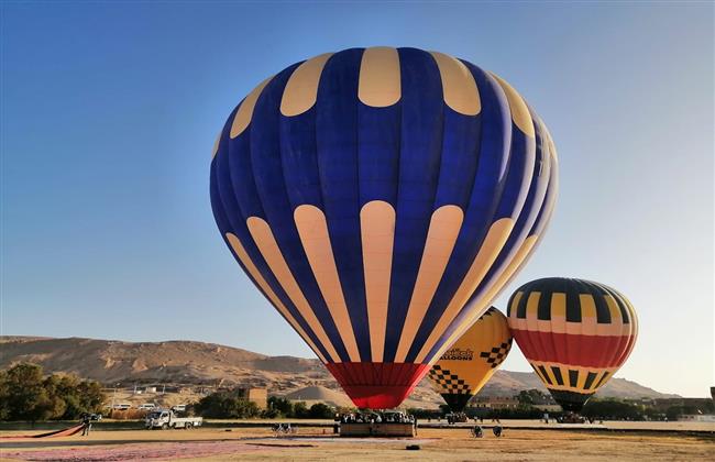 65 رحلة بالون تقل 1450 سائحا تحلق في سماء الأقصر