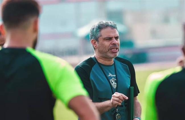 الكونفدرالية.. معتمد جمال يعقد جلسة مع لاعبي الزمالك استعداد لمواجهة أبوسليم الليبي