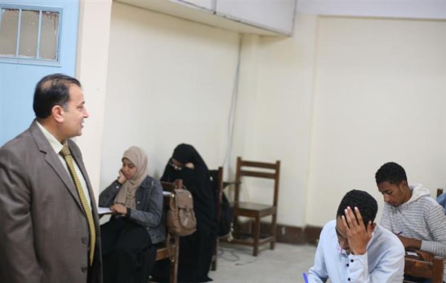 635 طالب يؤدون امتحانات الفصل الدراسي الأول بجامعة جنوب الوادى الأهلية  