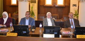 هشام سعيد يستعرض تقريرًا حول البحث العلمي بجامعة الإسكندرية