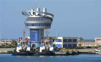   ميناء دمياط يتداول 35 سفينة للحاويات والبضائع العامة
