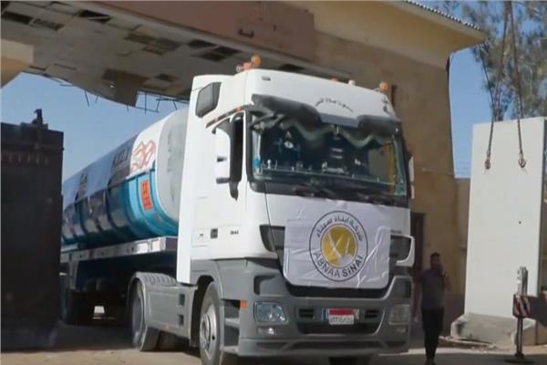 دخول شاحنتي وقود إلى غزة عبر معبر رفح ليرتفع الإجمالي إلى 17 