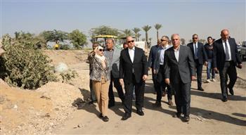   محافظ القاهرة يتفقد أعمال التطوير الجارية بمنطقة كورنيش النيل