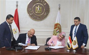   وزارة العمل: برتوكول تعاون مع "مصر للطيران"