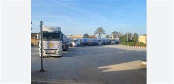 دخول 200 شاحنة مساعدات إلى غزة.. ووصول 20 مصابا إلى مصر للعلاج