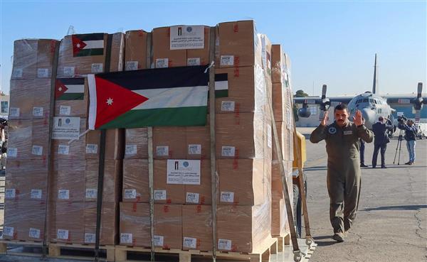 الجيش الأردني يسير قافلة من المساعدات الإغاثية إلى جنوب قطاع غزة