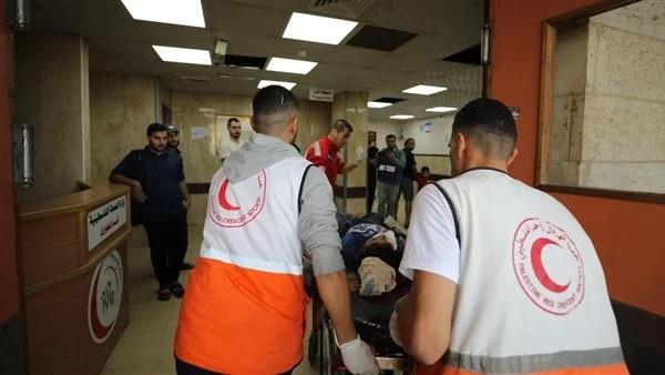 نقل أسير فلسطيني إلى مجمع رام الله الطبي بعد اعتداء الاحتلال عليه