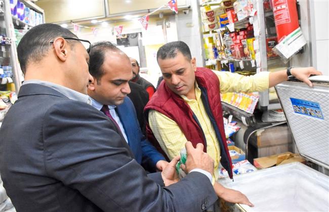 الإسكندرية.. نائب المحافظ يتابع مبادرة خفض أسعار السلع الأساسية