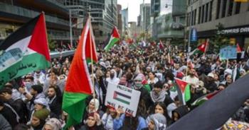   مظاهرة حاشدة أمام مبنى البرلمان الكندي يطالبون بوقف إطلاق النار في غزة