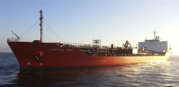 سفينة بحرية أمريكية حذرت ناقلة النفط سنترال بارك من تجاهل تهديدات الحوثيين
