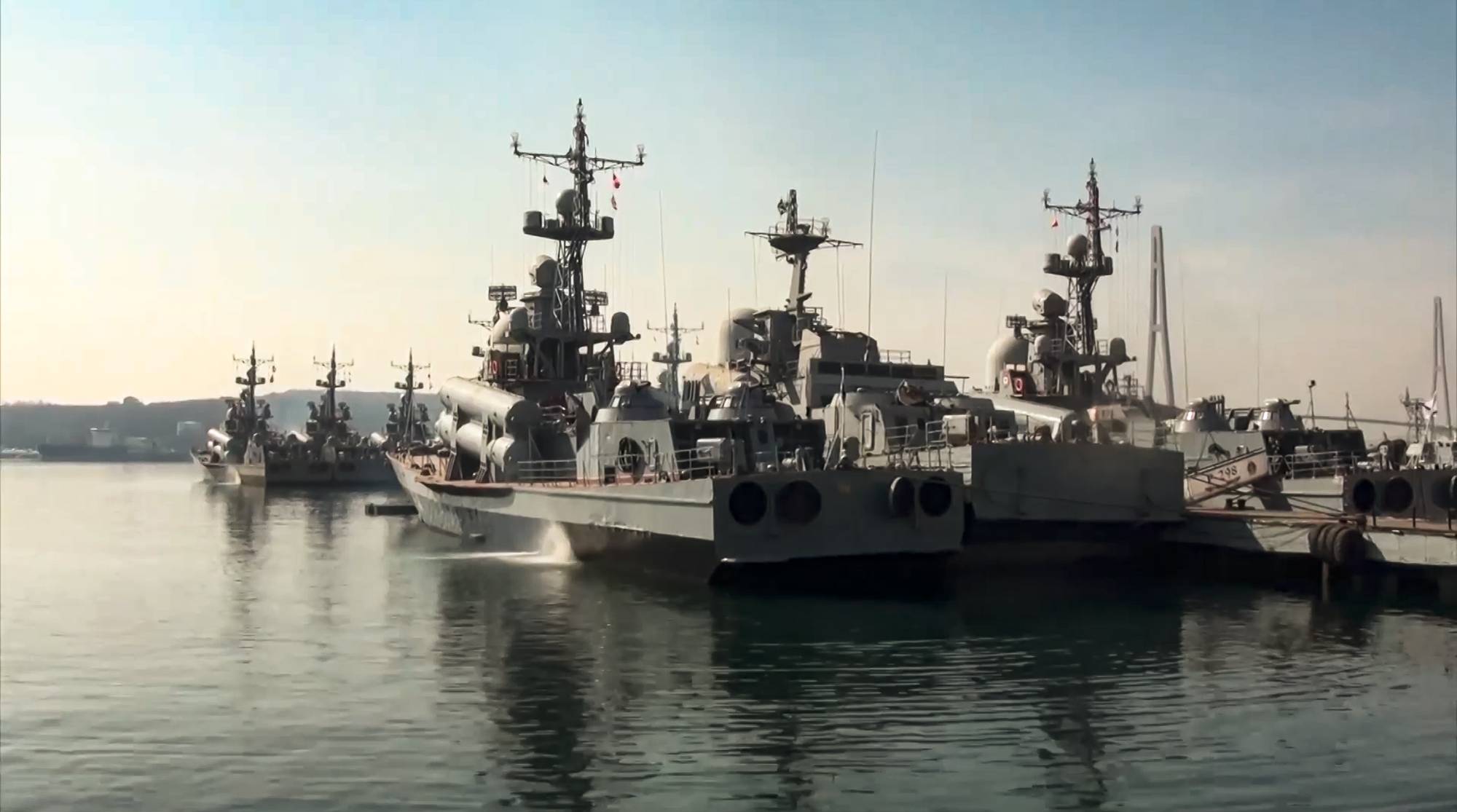 مسؤول روسي: الهجمات على السفن في الشرق الأوسط مثيرة للقلق