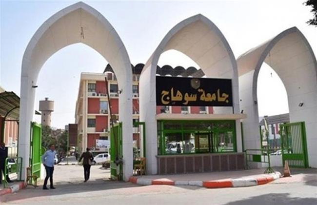 جامعة سوهاج تواصل تطوير الهياكل التنظيمية بكليتين 