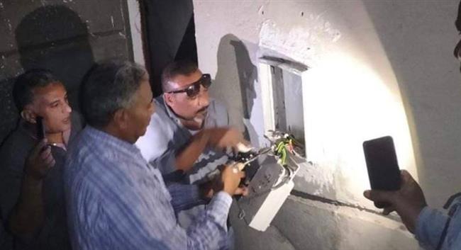 غلق وفصل مرافق المياه والكهرباء عن المخالفين في مدينة العبور