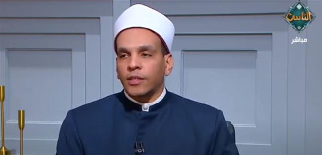 بالفيديو.. ما حكم الصلاة جالسا لقيام الليل بسبب المرض؟.. أمين الفتوى يجيب