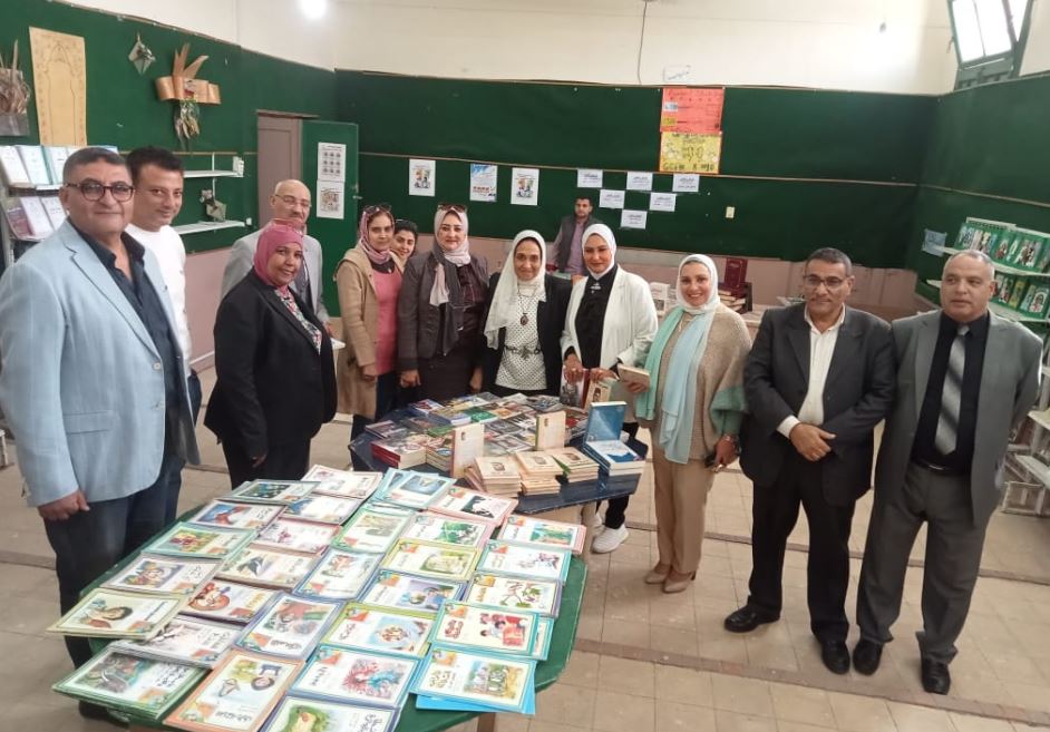 افتتاح معرض «دار المعارف» للكتاب بمدرسة الليسيه بمصر الجديدة