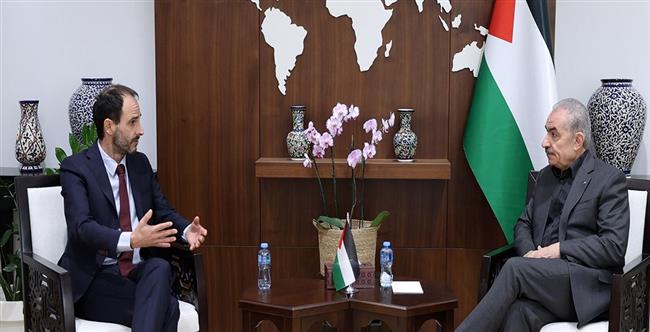 "أشتية" و"أطباء بلا حدود" يبحثان تعزيز تقديم الرعاية والخدمات الصحية
