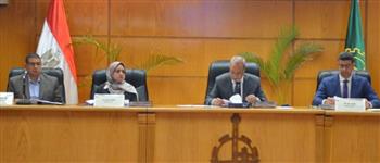   محافظ القليوبية يعقد اجتماع المجلس التنفيذي للمحافظة 