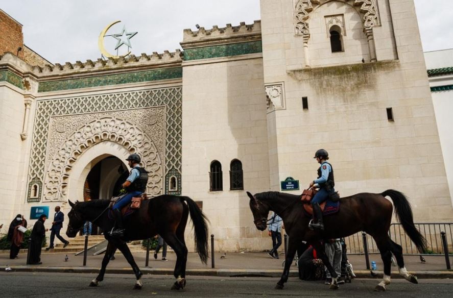 مسجد باريس الكبير يندد بانتشار خطاب معاد للمسلمين
