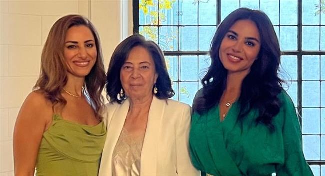 نسرين أمين تنشر صورة لها مع والدتها بمناسبة عيد ميلادها
