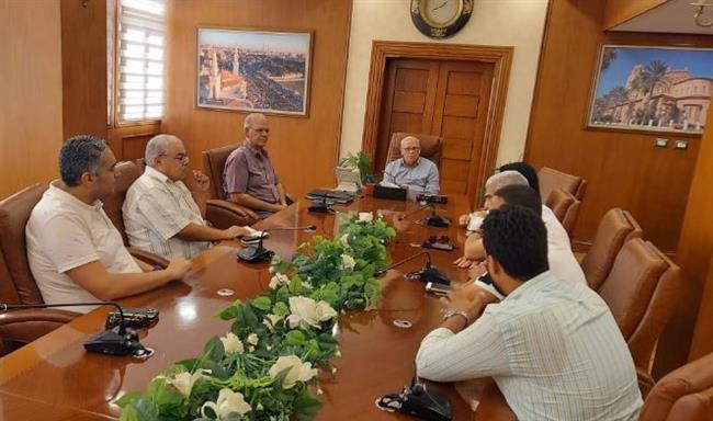 محافظ بورسعيد يتابع أعمال إنشاء مجمع الصناعات المغذية