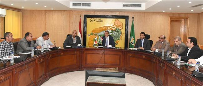 محافظ الفيوم يتابع الموقف النهائي لتجهيز لجان الانتخابات الرئاسية