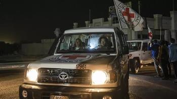 جيش الاحتلال: المحتجزتان الإسرائيليتان في طريقهما إلى قاعدة حتسريم الجوية