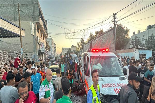الهلال الأحمر الفلسطيني: الاحتلال الإسرائيلي استهدف أمس موكب إسعاف "مرتين"