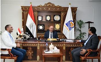 محافظ قنا: نحرص علي تقديم الدعم لمبادرات منظمات المجتمع المدني