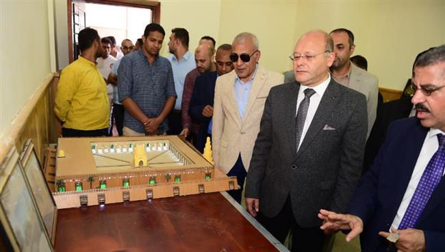 "النعماني" يشهد 50 مشروع تخرج لطلاب قسم الآثار الإسلامية والقبطية جامعة سوهاج