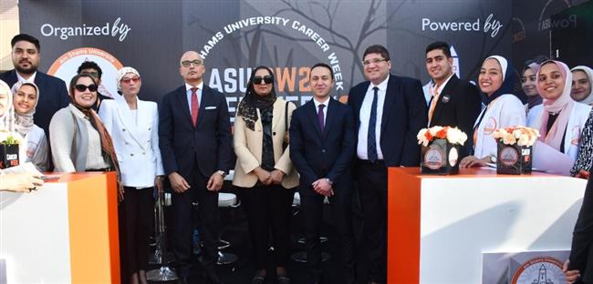 رئيس جامعة عين شمس يفتتح فعاليات الأسبوع التوظيفى للجامعة  " Career Week 2023 " 