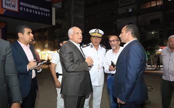 خلال جولة ليلية مفاجئة.. محافظ الجيزة يشدد علي إطفاء لافتات المحلات التجارية شديدة الإضاءة