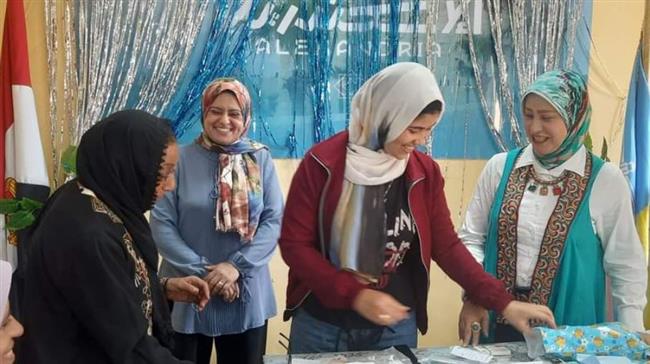 تسليم النظارات الطبية لقافلة العيون بالإسكندرية  