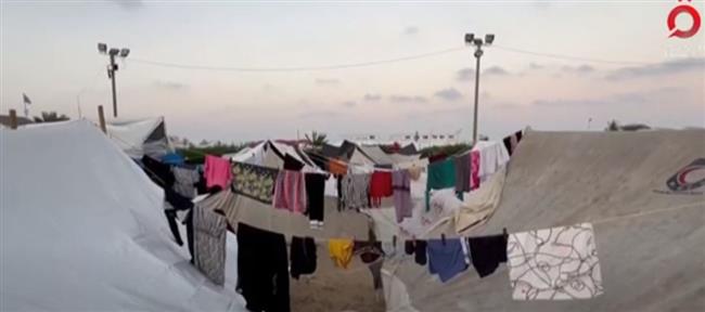 إما العيش في الشوارع أو اللجوء لمراكز النازحين.. حياة أشبه بالموت يواجهها سكان غزة