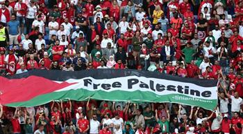   "الحرية لفلسطين".. شعار يتوارثه اللاعبين بملاعب كرة القدم  