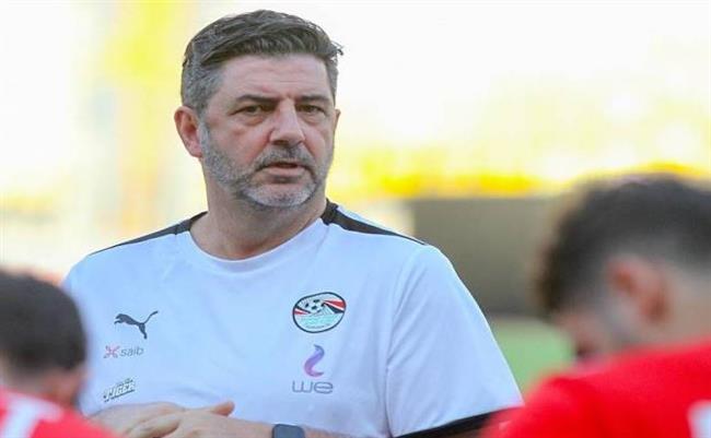فيتوريا: لا أتلقى وصايا أو تعليمات من أحد باستبعاد صبحي وفتوح من المنتخب
